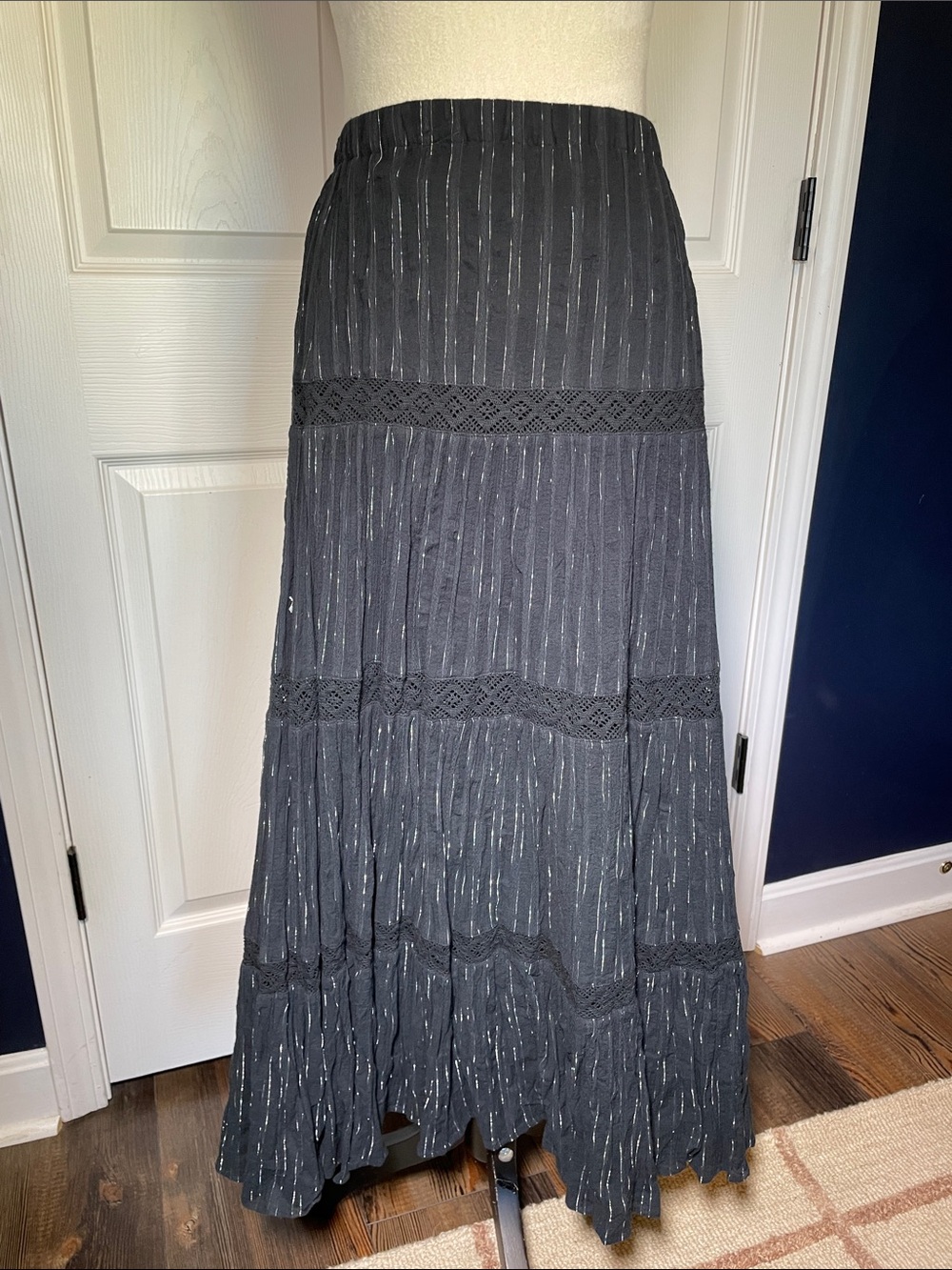 Susan Graver Black Maxi Skirt with Silver Pinstripes Flowy Pull On Size Medium